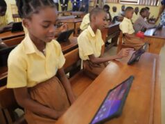 Le Gabon intègre le numérique dans son système éducatif