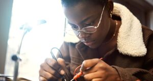 IA Générative : vers une révolution ou une destruction des emplois ? 