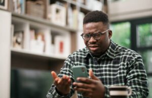 Utiliser WhatsApp en entreprise : une menace pour la cybersécurité ? (1) Utiliser WhatsApp en entreprise : une menace pour la cybersécurité ? (1)