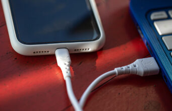 Attention : tous les ports USB ne sont pas sans danger Attention tous les ports USB ne sont pas sans danger