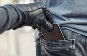 Vols d’iPhone à l’arraché : Apple prépare une fonction antivol Vols d’iPhone à l’arraché : Apple prépare une fonction antivol
