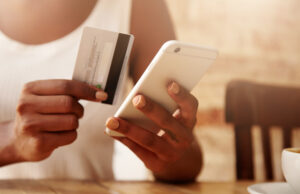 Le Ghana teste les paiements mobiles avec le Nigeria et le Rwanda Le Ghana teste les paiements mobiles avec le Nigeria et le Rwanda