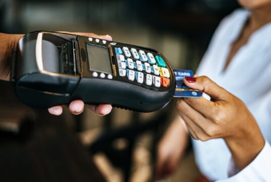 L’Europe lance un système de paiement hors Visa et Mastercard L'Europe lance un système de paiement hors Visa et Mastercard