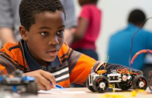 AfriStack initie les jeunes des Lacs aux métiers du numérique AfriStack initie les jeunes des Lacs aux métiers du numérique