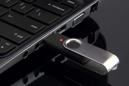 Débrancher une clé USB sans l’éjecter : est-ce si dangereux ? Débrancher une clé USB sans l'éjecter : est-ce si dangereux ?