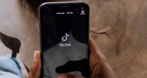 TikTok veut freiner la prolifération des vidéos générées par IA