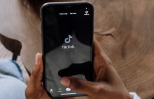 TikTok veut freiner la prolifération des vidéos générées par IA TikTok veut freiner la prolifération des vidéos générées par IA
