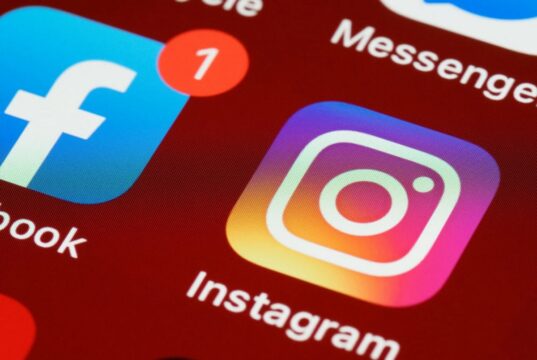 Floride : limiter l’usage de Facebook et Instagram à 2 h par jour Floride : limiter l'usage de Facebook et Instagram à 2 h par jour