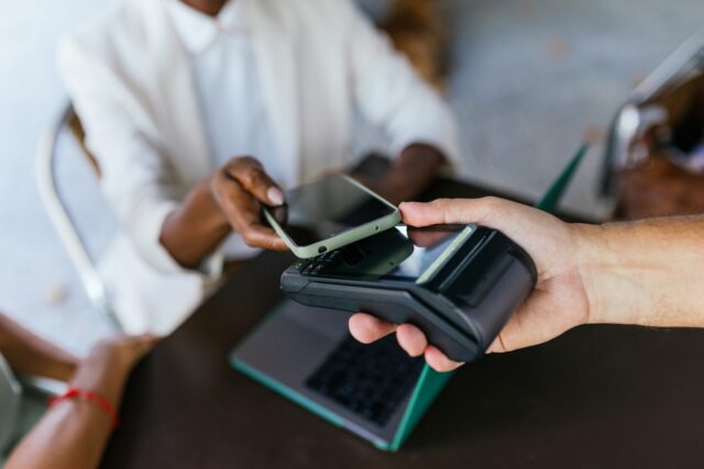 Mobile Money : le plafond des comptes passe à 4 millions FCFA dès le 2 novembre Mobile Money : le plafond des comptes passe à 4 millions FCFA dès le 2 novembre